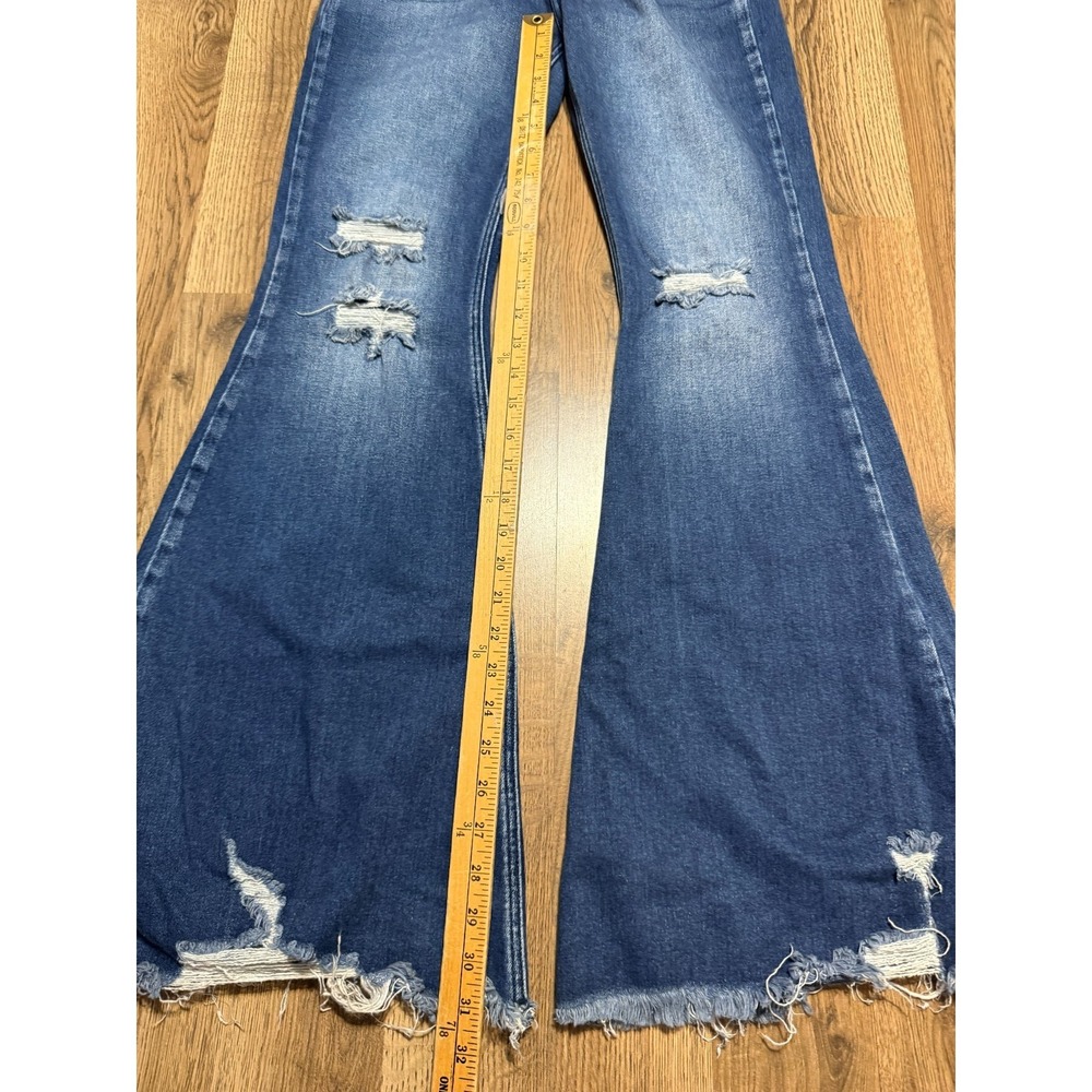 KanCan Jeans Women's Size 28 Blue Denim Flared Leg Distressed High Rise Pockets - Picture 11 of 14